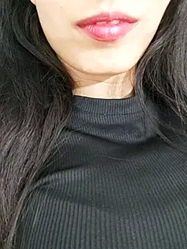 Snapshot of saraaxx1 chatting on November 11, 3:34 pm saraaxx1 online show from November 11, 3:34 pm