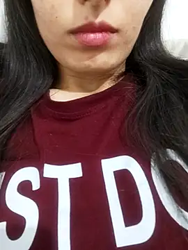 Snapshot of saraaxx1 chatting on November 24, 10:59 am saraaxx1 online show from November 24, 10:59 am