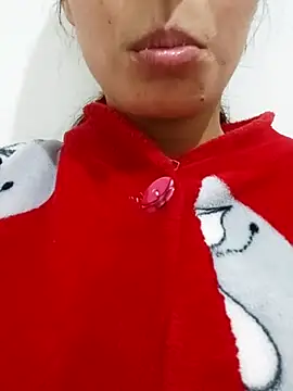 Snapshot of saraaxx1 chatting on November 29, 8:28 am saraaxx1 online show from November 29, 8:28 am