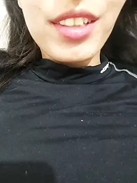 Snapshot of saraaxx1 chatting on December 3, 7:01 pm saraaxx1 online show from December 3, 7:01 pm