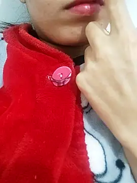 Snapshot of saraaxx1 chatting on December 4, 11:30 am saraaxx1 online show from December 4, 11:30 am