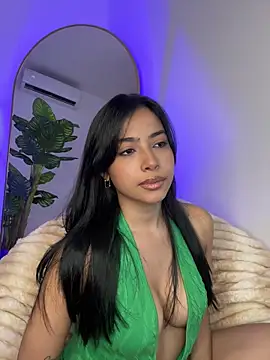  Emily Thompson  online show from December 14, 2:06 am