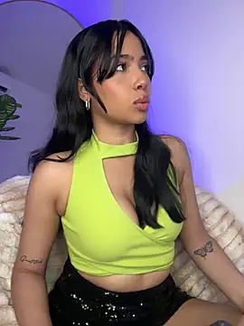  Emily Thompson  online show from December 21, 12:40 am