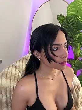  Emily Thompson  online show from March 6, 1:13 am