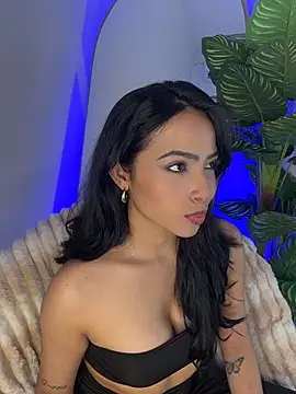  Emily Thompson  online show from March 22, 3:32 am