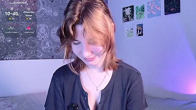 Snapshot of Cute_Cate404 chatting on March 1, 2:57 am Cute Cate404 online show from March 1, 2:57 am
