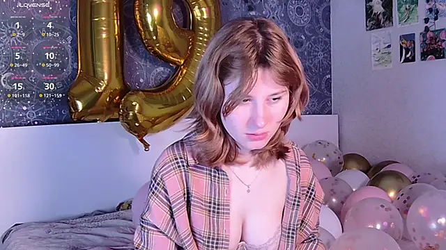 Snapshot of Cute_Cate404 chatting on April 15, 2:07 am Cute Cate404 online show from April 15, 2:07 am