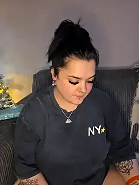 Saucy-Serenity online show from November 27, 8:33 pm