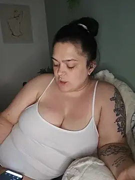 Saucy-Serenity online show from June 27, 10:15 pm