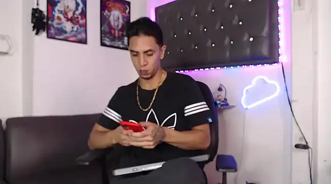 Monkey uchiha777 online show from March 13, 2:44 pm