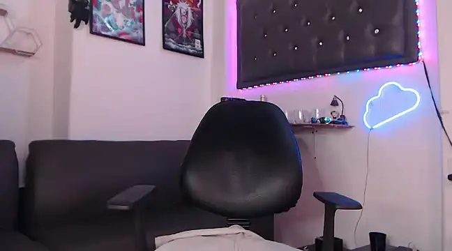 Monkey uchiha777 online show from March 17, 7:37 pm