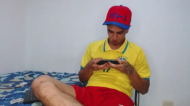 Monkey uchiha777 online show from December 1, 10:48 pm