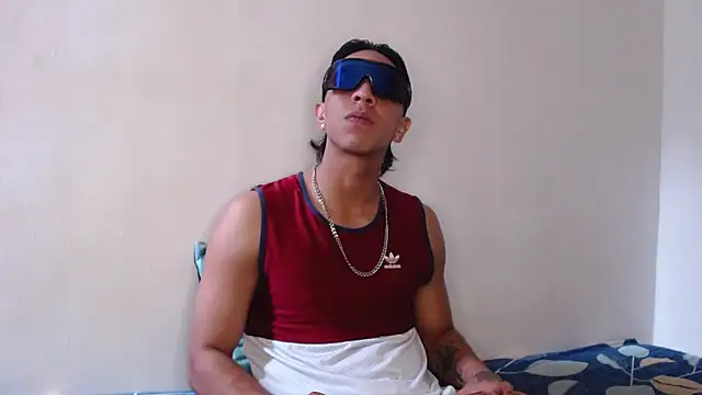 Snapshot of Monkey_uchiha777 chatting on March 28, 5:23 pm Monkey uchiha777 online show from March 28, 5:23 pm