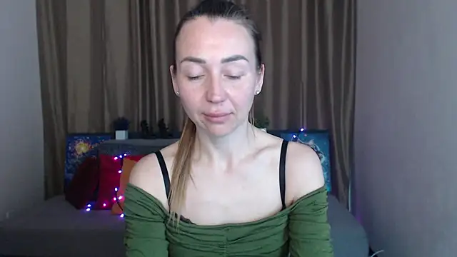 Snapshot of Kiss_julli88I chatting on March 8, 5:11 pm Kiss julli88I online show from March 8, 5:11 pm