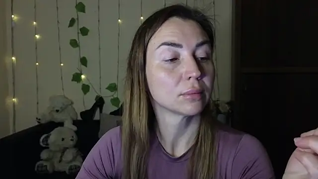 Snapshot of Kiss_julli88I chatting on March 13, 3:50 pm Kiss julli88I online show from March 13, 3:50 pm