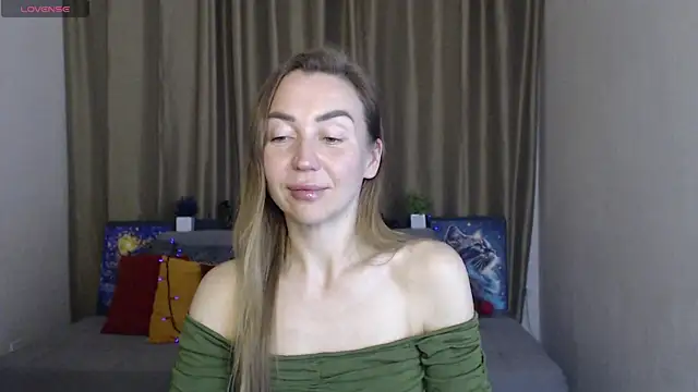 Snapshot of Kiss_julli88I chatting on March 16, 9:37 pm Kiss julli88I online show from March 16, 9:37 pm