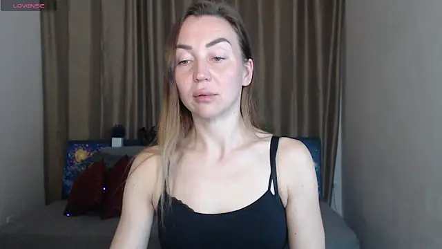 Snapshot of Kiss_julli88I chatting on March 17, 5:01 am Kiss julli88I online show from March 17, 5:01 am