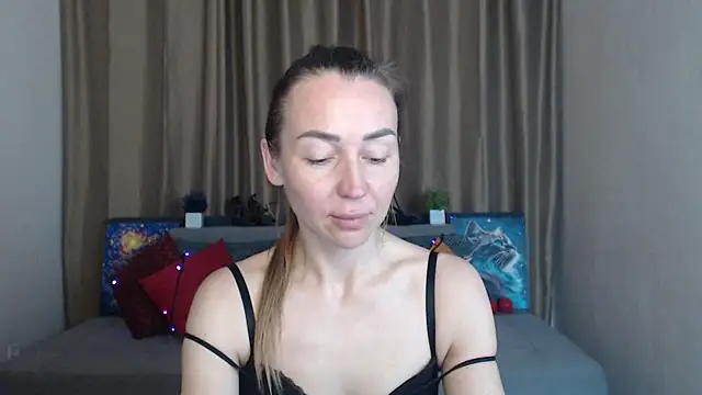 Snapshot of Kiss_julli88I chatting on March 19, 5:08 am Kiss julli88I online show from March 19, 5:08 am