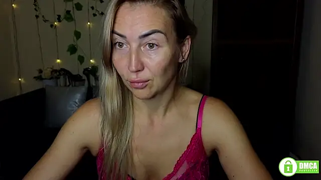 Snapshot of Kiss_julli88I chatting on September 19, 5:24 pm Kiss julli88I online show from September 19, 5:24 pm