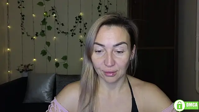 Kiss julli88I online show from December 18, 6:25 pm