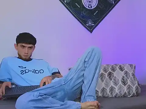 samevansx  online show from September 30, 9:20 pm