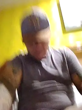 Snapshot of Brianmexboy chatting on September 17, 9:00 am Brianmexboy online show from September 17, 9:00 am