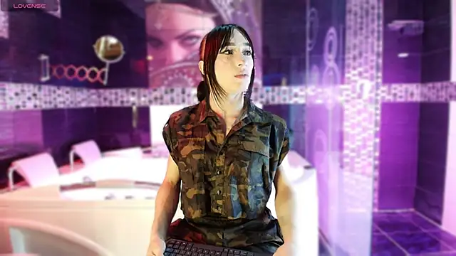 Small Hot19 online show from December 3, 6:43 am