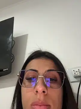jheicylli online show from July 11, 12:46 am