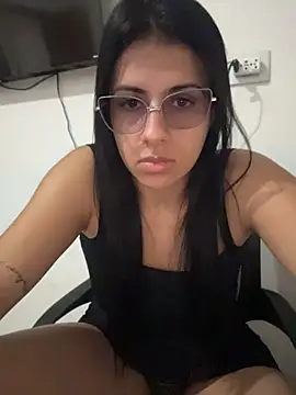 jheicylli online show from July 23, 2:04 pm