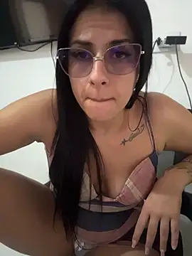 jheicylli online show from July 27, 4:14 pm