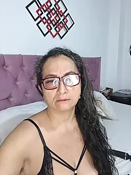 AlessandraLeroy online show from February 22, 2:13 am