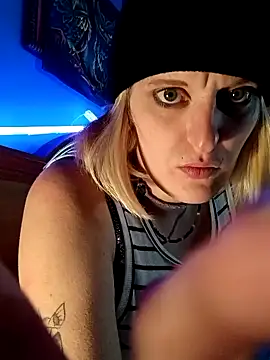 KITTYBOOBOOFUXX online show from November 3, 6:25 am