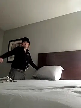 KITTYBOOBOOFUXX online show from December 3, 3:47 am