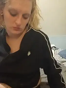 KITTYBOOBOOFUXX online show from June 17, 5:54 am