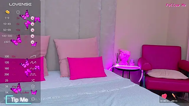 AmeliRoyse online show from October 12, 5:12 pm