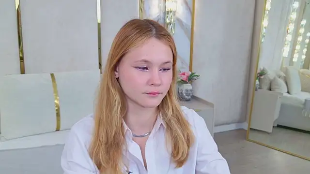 AmeliRoyse online show from May 12, 4:48 pm
