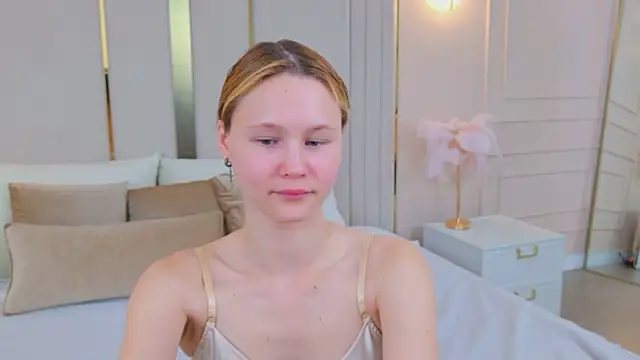AmeliRoyse online show from June 15, 5:26 pm