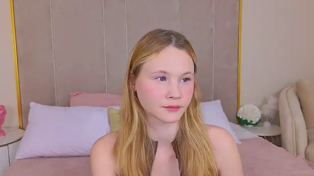 AmeliRoyse online show from June 26, 5:17 pm