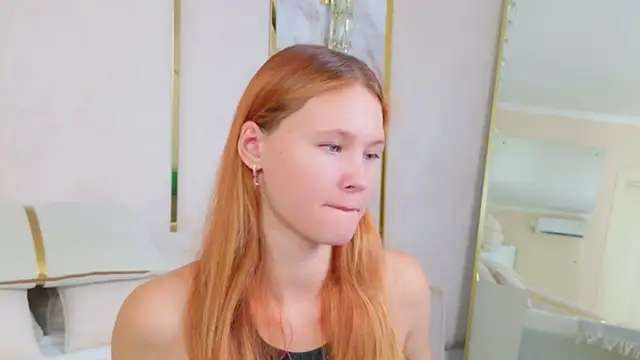 AmeliRoyse online show from July 31, 5:12 pm