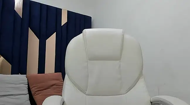 Snapshot of Oriana69_ chatting on March 11, 9:26 pm Oriana69 online show from March 11, 9:26 pm