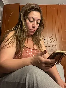 Snapshot of Luna-nevada chatting on February 12, 10:32 am Luna-nevada online show from February 12, 10:32 am