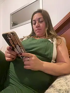 Snapshot of Luna-nevada chatting on February 14, 12:29 am Luna-nevada online show from February 14, 12:29 am