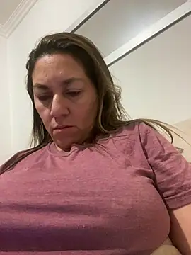 Snapshot of Luna-nevada chatting on March 4, 12:05 am Luna-nevada online show from March 4, 12:05 am