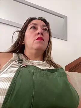 Snapshot of Luna-nevada chatting on March 10, 4:23 pm Luna-nevada online show from March 10, 4:23 pm