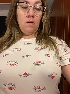 Snapshot of Luna-nevada chatting on March 28, 9:42 am Luna-nevada online show from March 28, 9:42 am