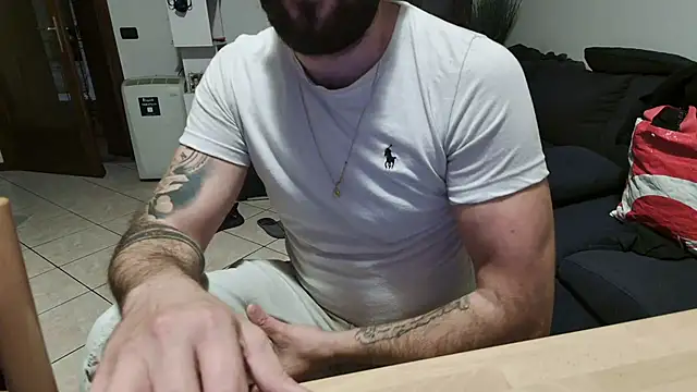 maialinofriuli online show from September 30, 11:21 pm