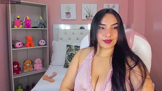 Snapshot of Sophie_Grays_ chatting on April 27, 3:21 pm Sophie Grays online show from April 27, 3:21 pm