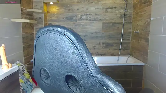 Snapshot of Sophie_Grays_ chatting on June 8, 3:01 pm Sophie Grays online show from June 8, 3:01 pm
