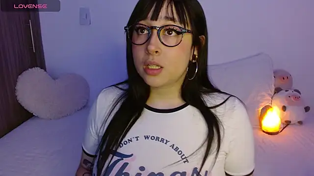 Snapshot of Oliviargf chatting on October 25, 12:18 am Oliviargf online show from October 25, 12:18 am