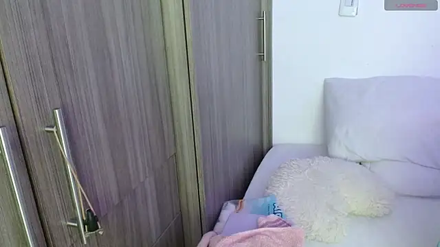 Snapshot of Oliviargf chatting on October 30, 12:56 am Oliviargf online show from October 30, 12:56 am